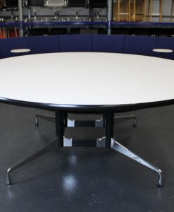 Vitra Eames Segmented tafel, Ø 180 cm, wit.