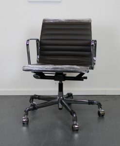 Vitra Eames EA 117, chroom, leer, Chocolate bruin