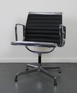 4x Vitra Eames EA 108 stoel, Chroom, zwart leer, nieuw