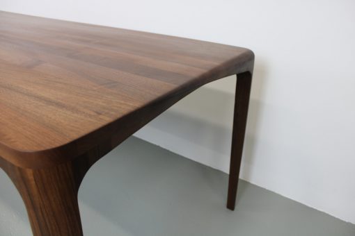 Artisan Twist tafel, Europees walnoot, 220/90/76 cm