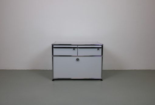 USM Haller dressoir, licht grijs