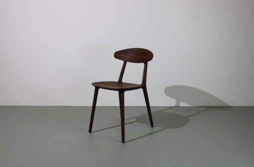 6 Artisan WU stoelen, Europees walnoot, volledig hout