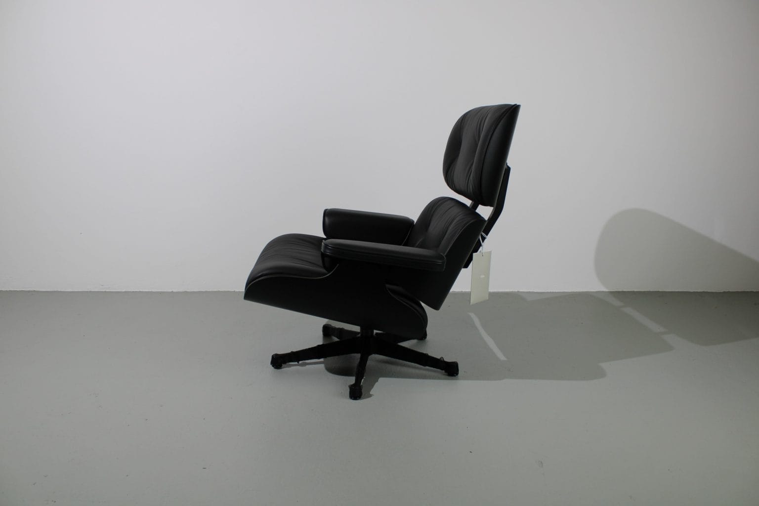 Vitra Eames Lounge Chair met Ottoman XL, All Black - Afbeelding 3