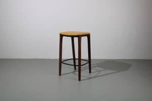 4 Artisan Neva barkrukken, 65 cm, Europees walnoot