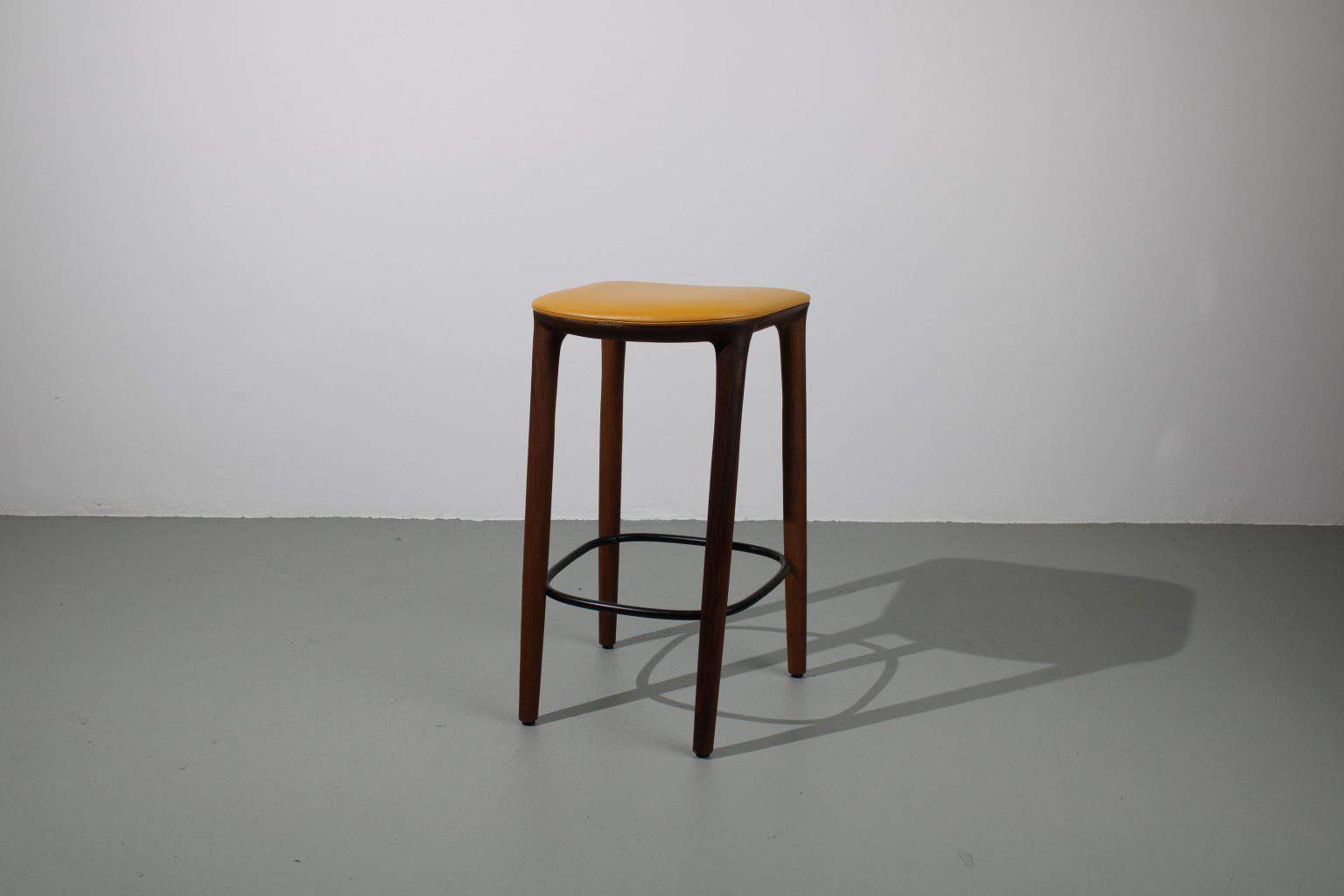 4 Artisan Neva barkrukken, 65 cm, Europees walnoot - Afbeelding 3