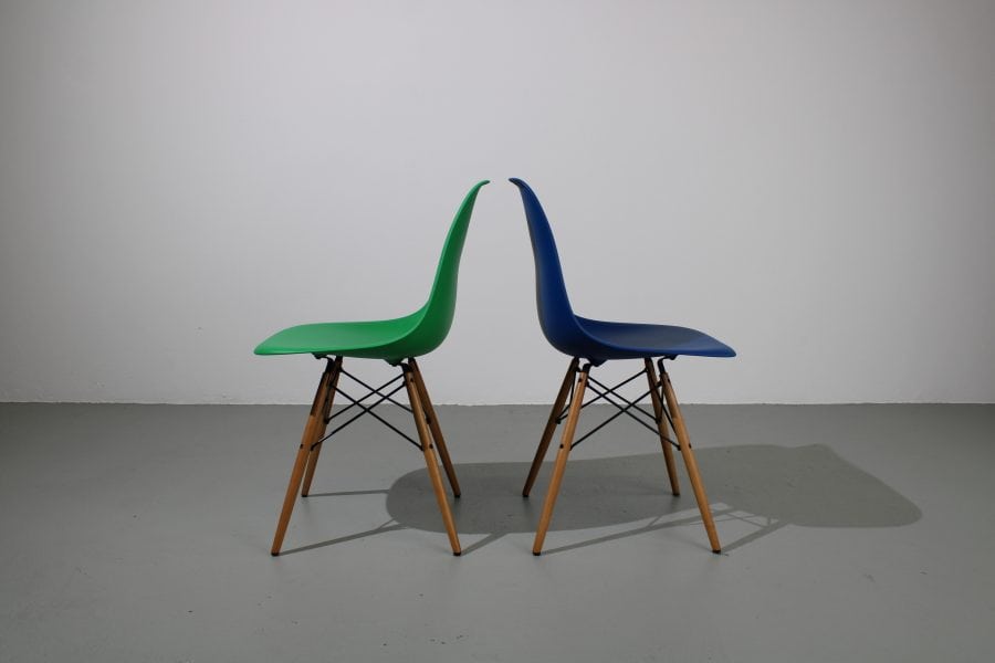 4 Vitra Eames DSW dinning chairs, houten onderstel - Afbeelding 2