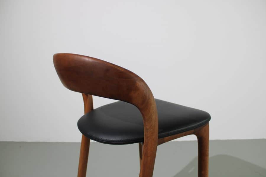 Artisan Neva Light bar chairs, 65 cm, Europees walnoot, zwart leer - Afbeelding 5