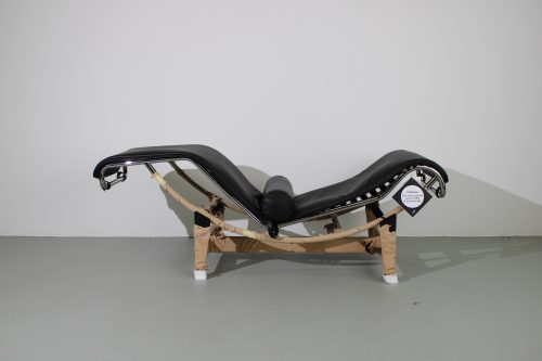 Cassina LC4 chaise longue, zwart leer