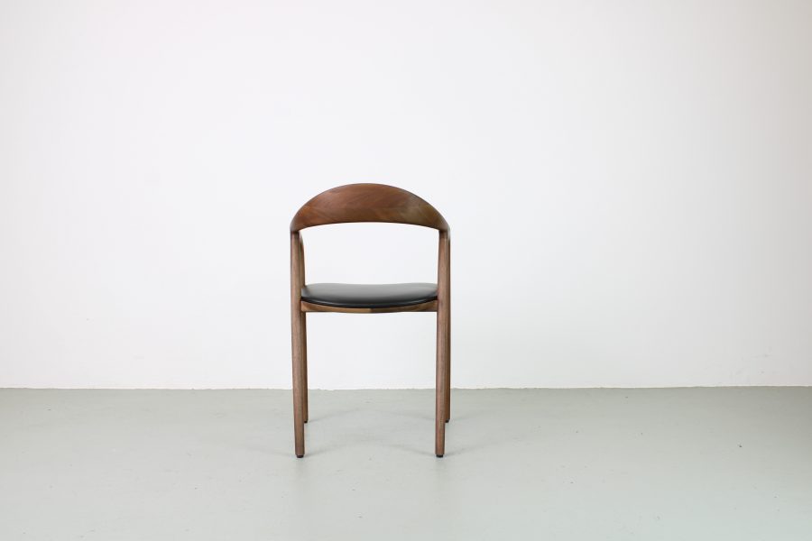 Artisan Neva stoelen, Europees walnoot, zwart leer - Afbeelding 3