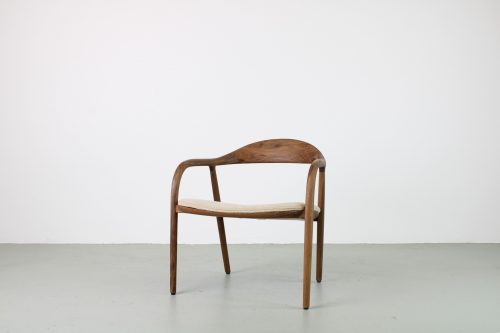 Artisan Neva Easy Chair, Amerikaans walnoot