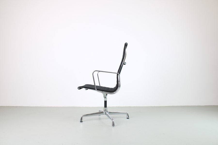 Vitra Eames EA 112 stoelen, Chroom, zwart hopsak - Afbeelding 2