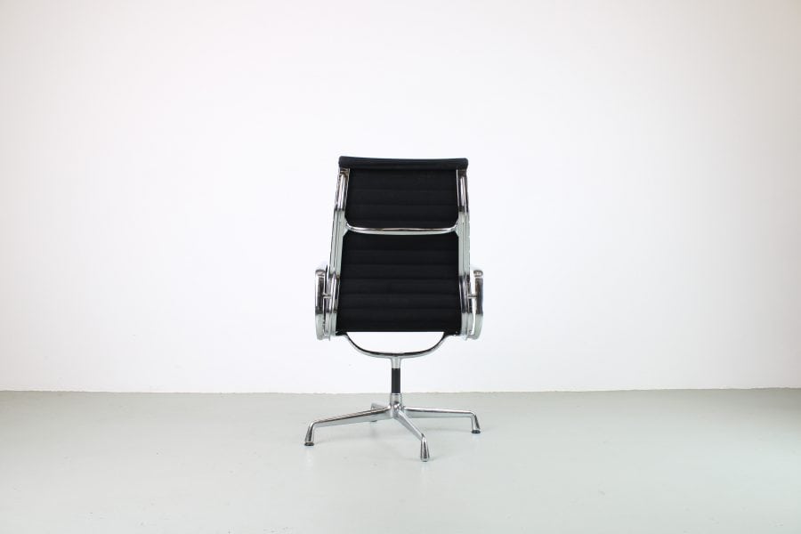Vitra Eames EA 112 stoelen, Chroom, zwart hopsak - Afbeelding 3