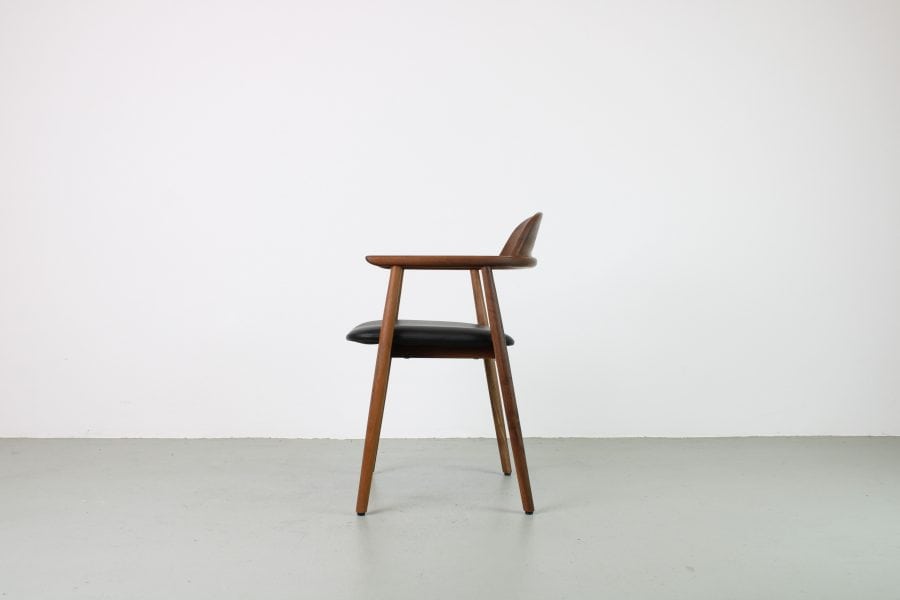 Artisan Kaalund stoel, Europees walnoot, zwart leer - Afbeelding 2