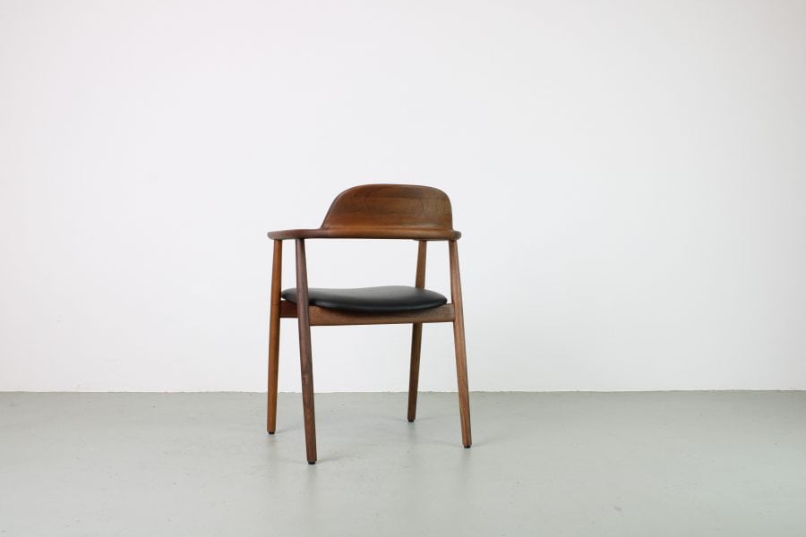 Artisan Kaalund stoel, Europees walnoot, zwart leer - Afbeelding 3