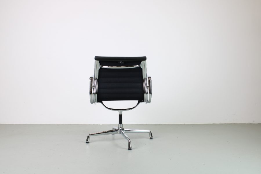 Vitra Eames EA 108 stoel, Chroom, zwart leer, Als nieuw - Afbeelding 3