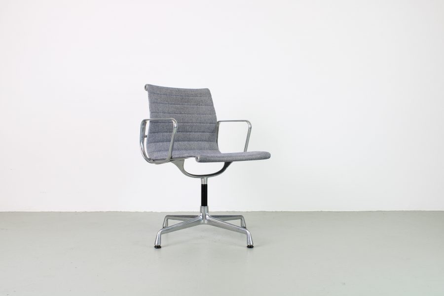 2x Vitra EA 104, aluminium, wit/blauw hopsak - Afbeelding 4