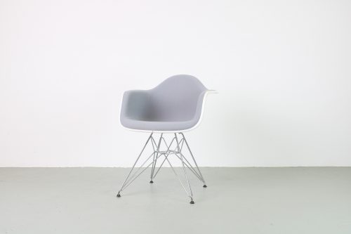 6x Vitra Eames DAR dining chairs, wit