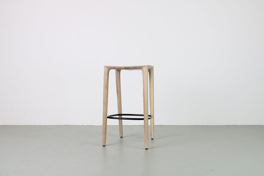 Artisan Neva barkruk, Eiken Loba white