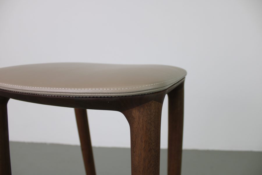 Artisan Neva barkruk, Walnoot, taupe zitting - Afbeelding 5