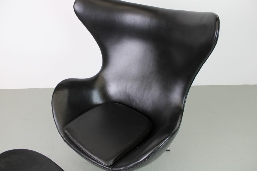Fritz Hansen Egg chair + ottoman, zwart - Afbeelding 9