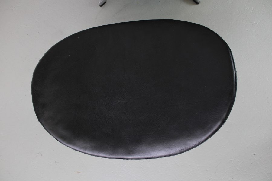 Fritz Hansen Egg chair + ottoman, zwart - Afbeelding 8