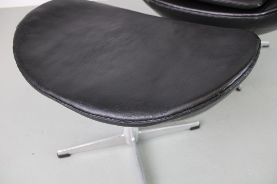 Fritz Hansen Egg chair + ottoman, zwart - Afbeelding 7