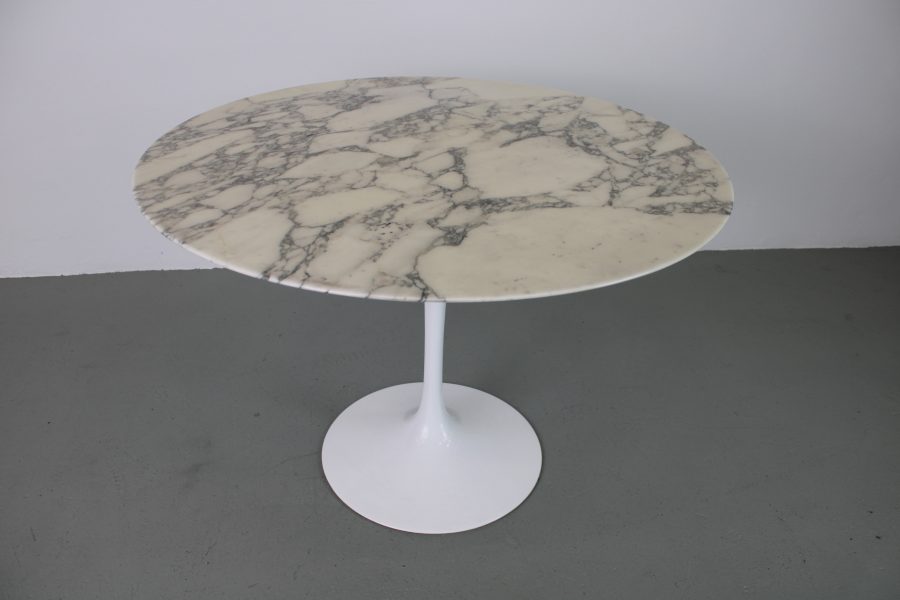 Knoll Saarinen Tulip eettafel Arabescato, wit onderstel - Afbeelding 3