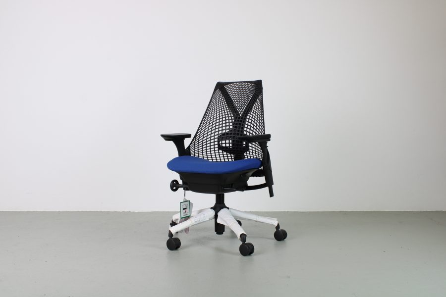 Herman Miller bureaustoel Sayl blauw