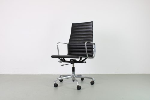 Vitra Eames EA 119 bureaustoel, zwart leer, aluminium