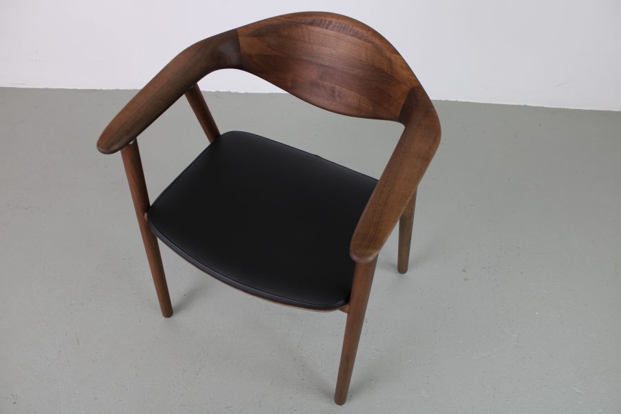Artisan Naru stoel, Europees walnoot, zwart leer - Afbeelding 7
