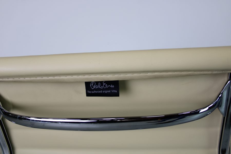 Vitra Eames EA 117, Chroom, Sand - Afbeelding 7