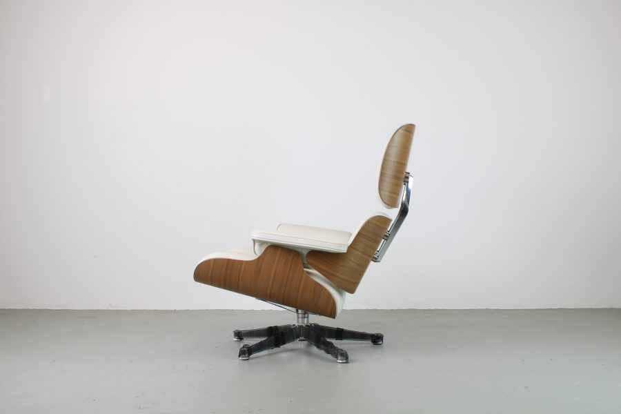 Vitra Lounge Chairs met Ottoman, Noten-wit pigment, Premium leer F wit - Afbeelding 3