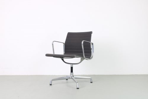 2 Vitra Eames EA 107, Grijs Hopsak, Aluminium