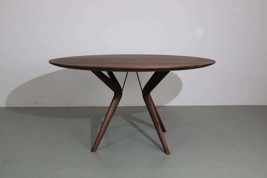 Artisan Lakri 140, Europees walnoot met knoesten - jong gebruikt