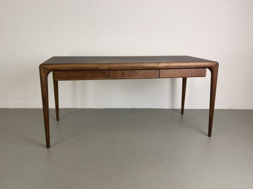 Artisan Latus Leather desk, 160/70/76, Europees walnoot