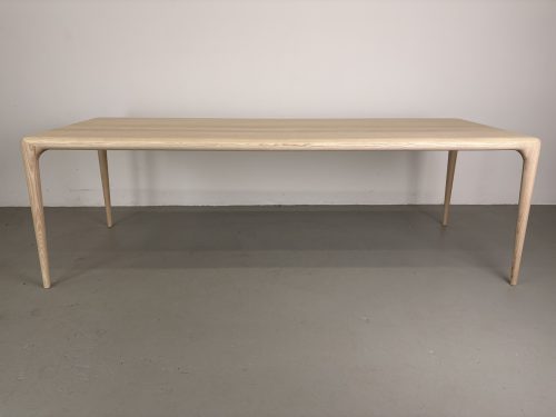 Artisan Latus tafel 240/90/76, Esdoorn met wit pigment