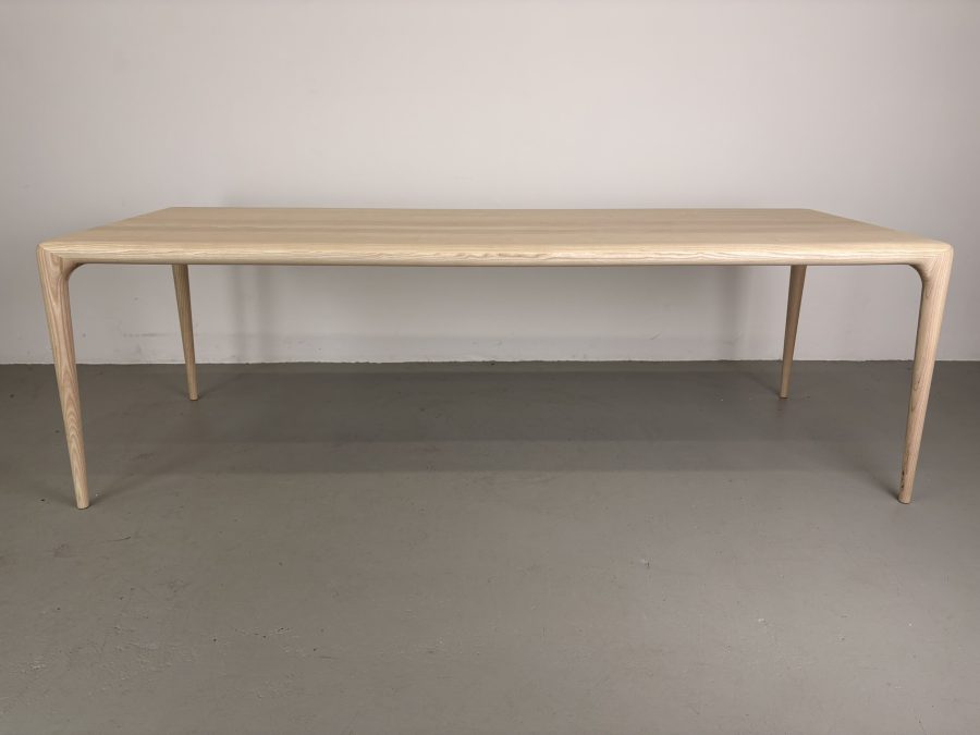 Artisan Latus tafel 240/90/76, Esdoorn met wit pigment