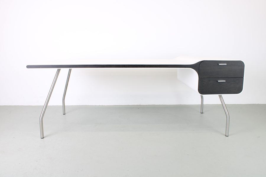 Arco Icon 2102 desk, gerookt eiken, 2 lades, refurbished