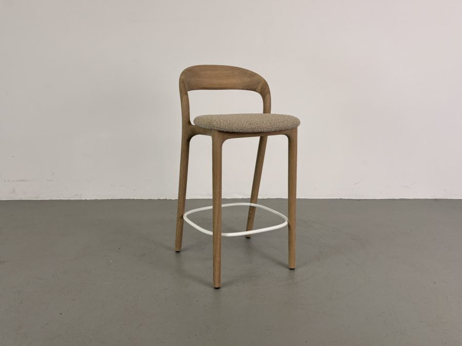 Artisan Neva Light bar chair, 65 cm, Eiken met natuurlijke zeep, Karakorum