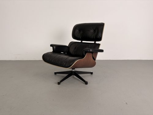 Vitra Eames loungechair, Amerikaans kersen, Klassieke maat - gebruikt