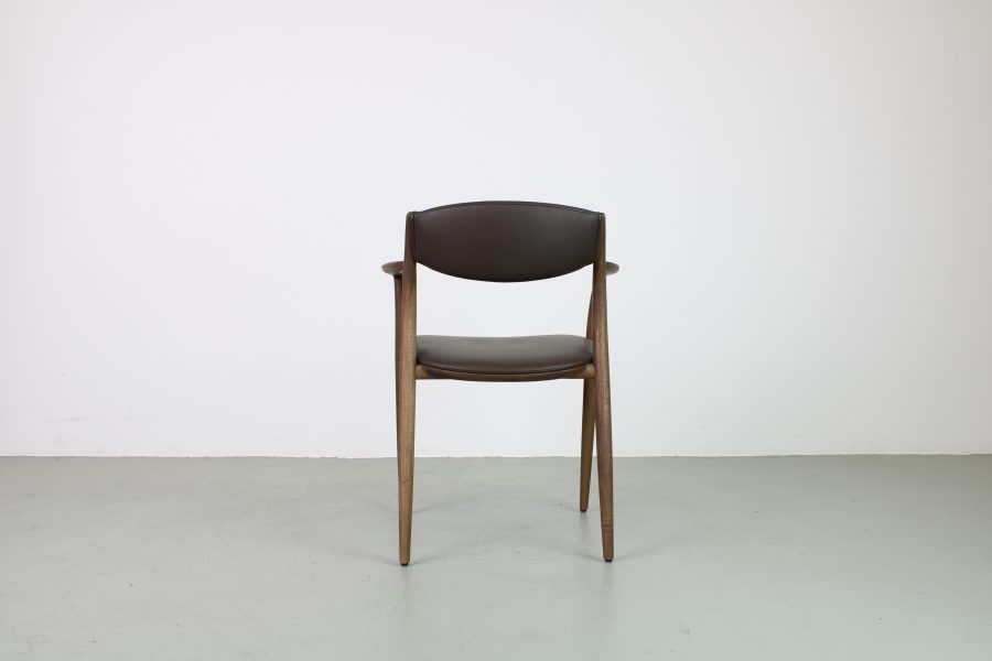 Artisan Nila eetkamerstoel, Europees walnoot, Zenith leer 9015 Testa di Moro - Afbeelding 5