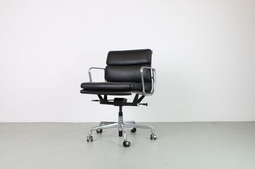 Herman Miller EA 217 Softpad bureaustoel, zwart leer, Aluminium