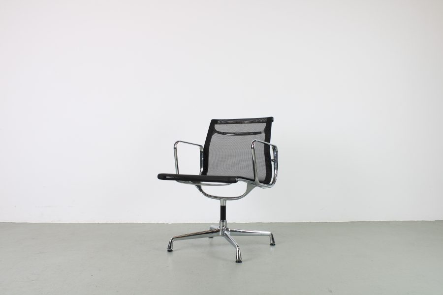 Vitra EA 107, Zwart netweave, chroom - Afbeelding 2