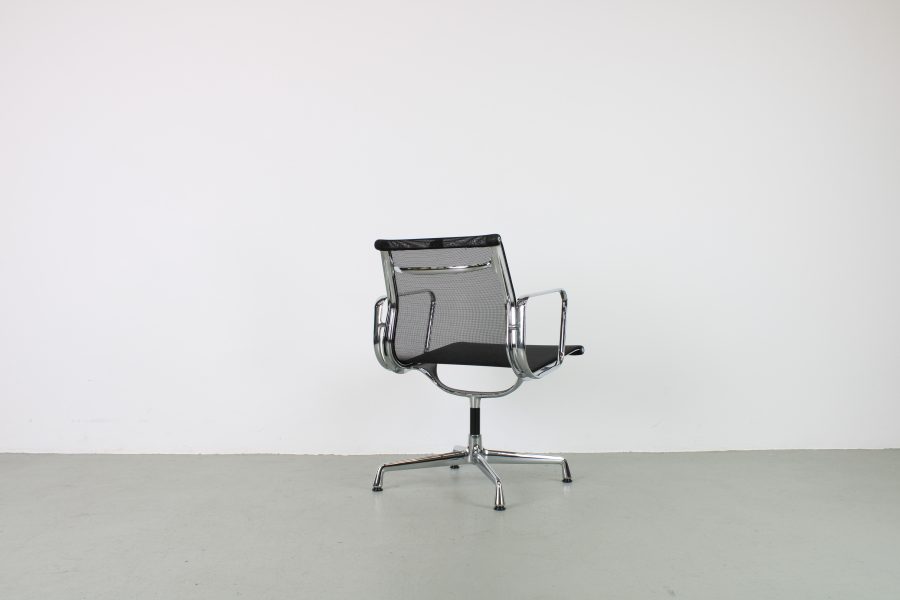 Vitra EA 107, Zwart netweave, chroom - Afbeelding 4