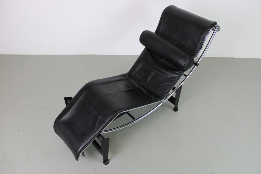 Cassina LC4 chaise longue, zwart leer - gebruikt - Afbeelding 2