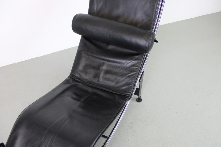 Cassina LC4 chaise longue, zwart leer - gebruikt - Afbeelding 3