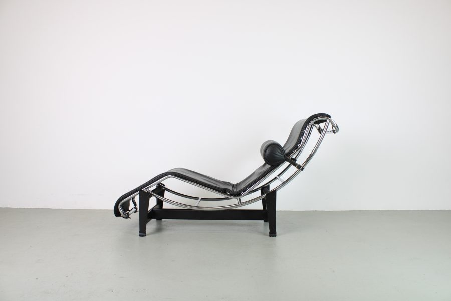 Cassina LC4 chaise longue, zwart leer - gebruikt